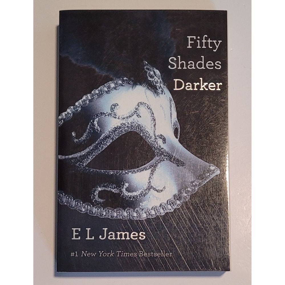 Fifty Shades Darker - Paperback By E. L. James